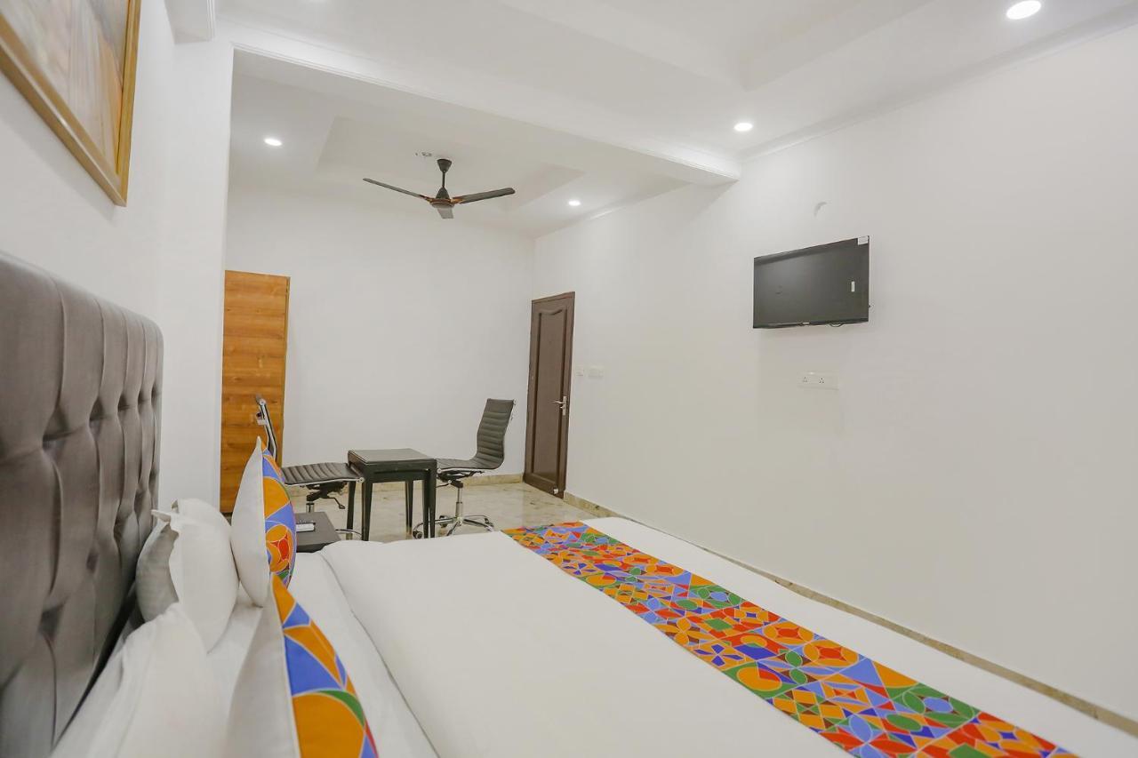 Hotel Fabexpress Taj Residency Near Yashobhoomi Convention Centre Dillí Exteriér fotografie